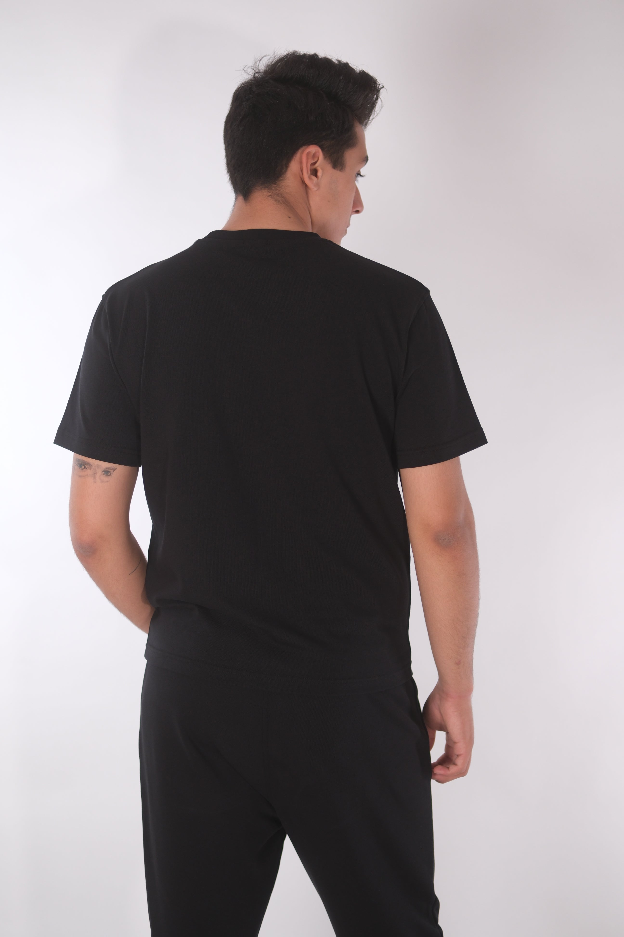 Schwarzes T-Shirt Thumbnail
